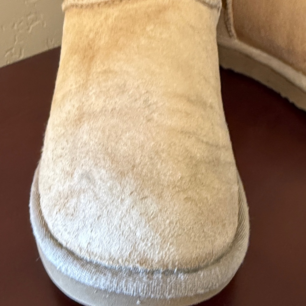 Ugg classic tall boot - Picture 4 of 14